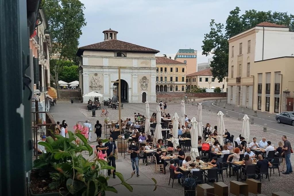 Storico Alloggio Fronte Piazza In Borgo Portello Πάδοβα Εξωτερικό φωτογραφία